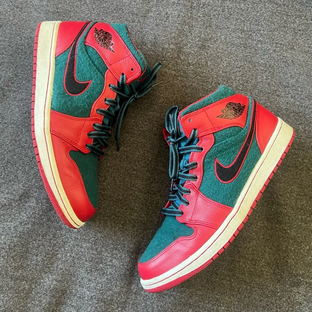 Air Jordan 1 Mid Gym Red Dark Sea Basketball Shoes